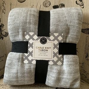 NEW, Cable Knit, Throw Blanket, Grey 50x60 L@@k !!